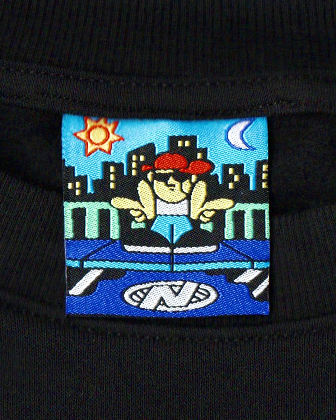 Nelpsvic - Art & Design crewneck